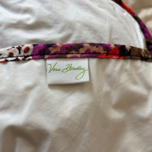 Vera Bradley floral Bag with White Wipeable Lining - Picture 10 of 13